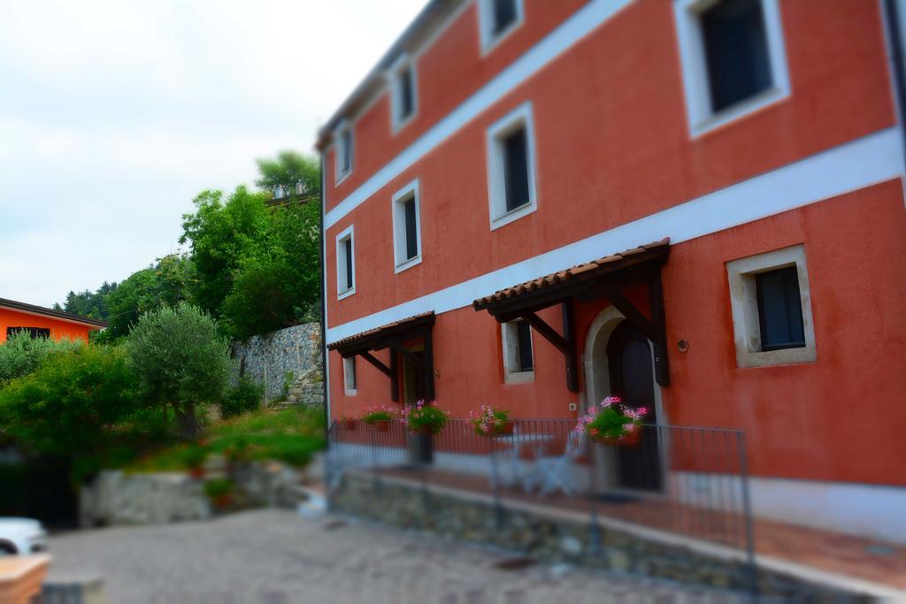 B&B La Casa Rossa 파올라 외부 사진