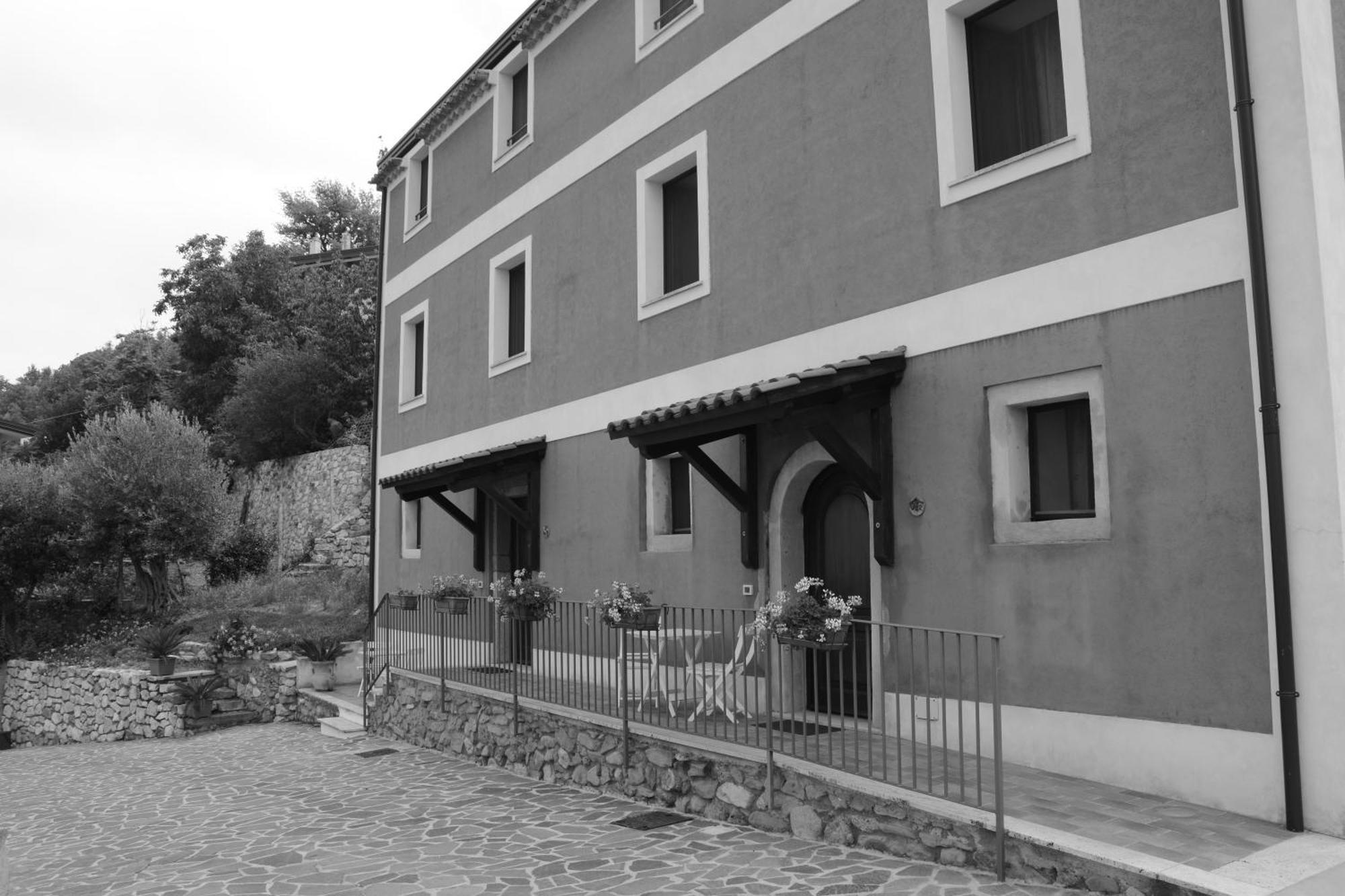 B&B La Casa Rossa 파올라 외부 사진