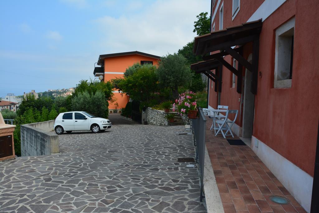 B&B La Casa Rossa 파올라 외부 사진