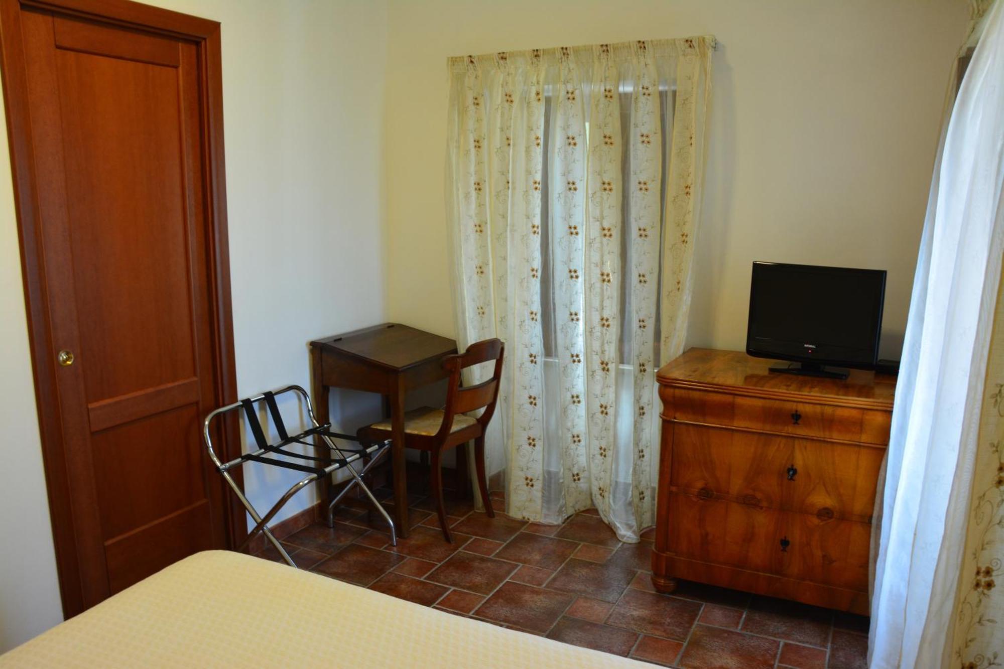 B&B La Casa Rossa 파올라 외부 사진