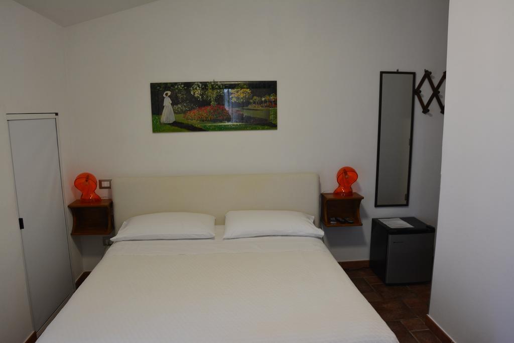 B&B La Casa Rossa 파올라 객실 사진