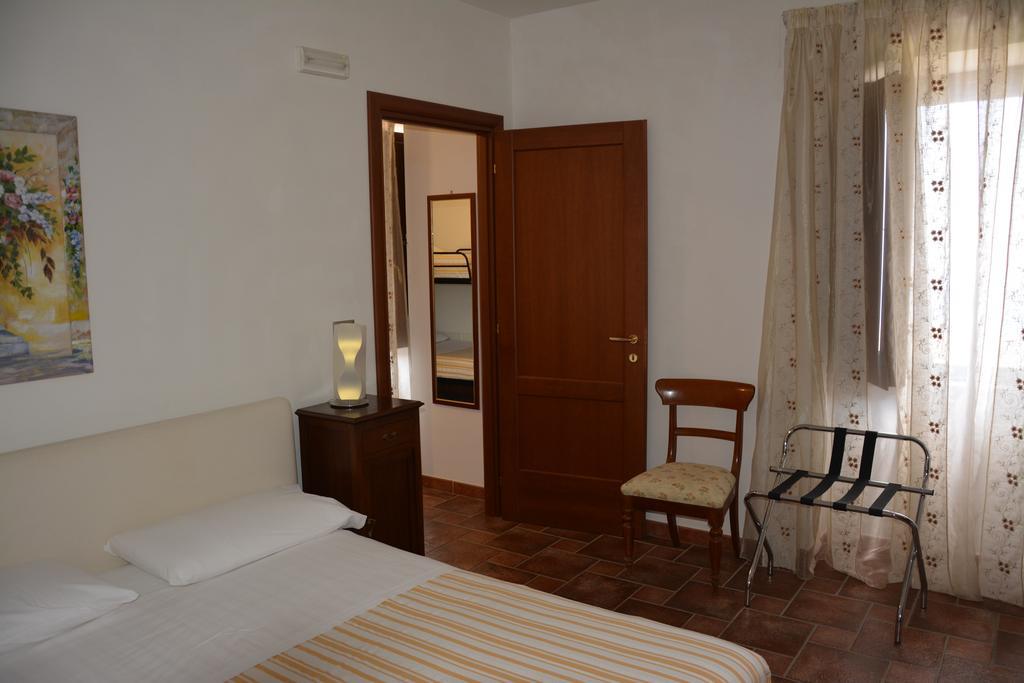 B&B La Casa Rossa 파올라 객실 사진
