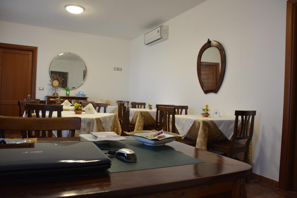 B&B La Casa Rossa 파올라 외부 사진